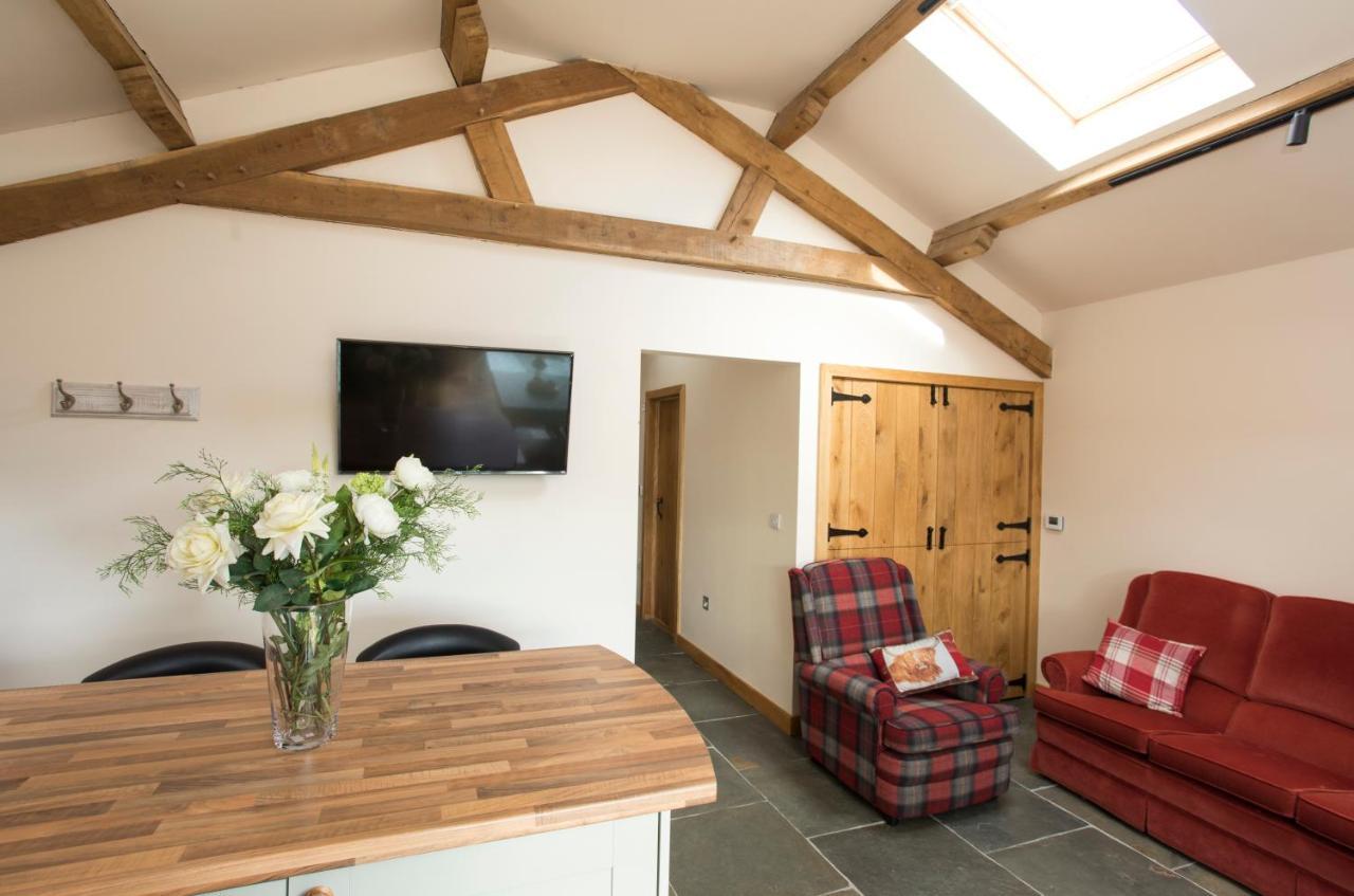 The Old Dairy - Boutique Countryside Cottage Pen-y-Clawdd Extérieur photo