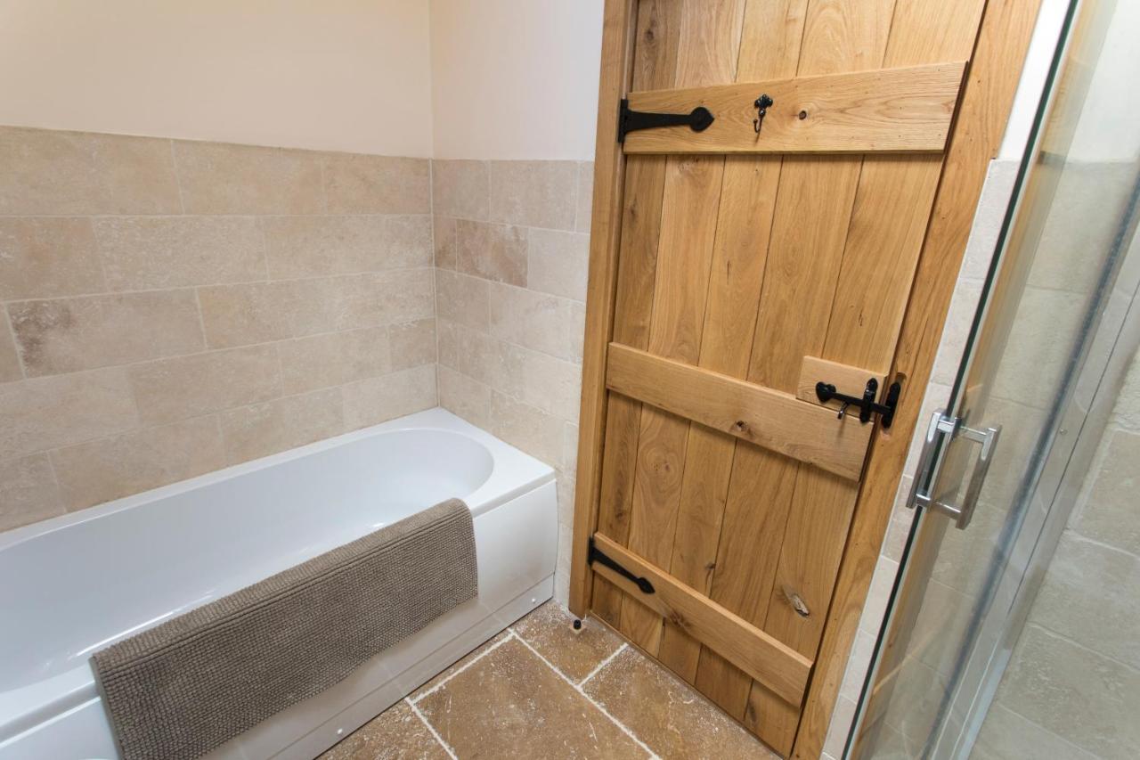 The Old Dairy - Boutique Countryside Cottage Pen-y-Clawdd Extérieur photo