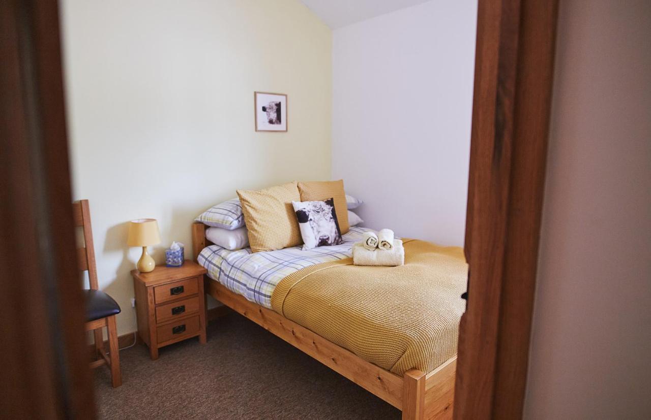 The Old Dairy - Boutique Countryside Cottage Pen-y-Clawdd Extérieur photo